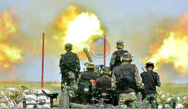 Dalam rangka meningkatkan ketrampilan tempur, prajurit TNI AD dari Detasemen Artileri Pertahanan Udara (Den Arhanud) 001/CSBY melaksanakan latihan menembak senjata berat (Latbakjatrat) tahun 2020, yang digelar di pesisir Pantai Gampong Kuala Cangkoi, Kecamatan Lapang, Aceh Utara.