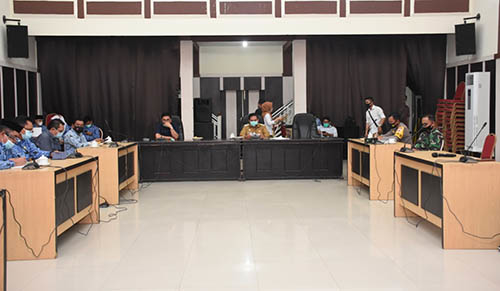 Rapat Forkopimda Kota Gorontalo, di Aula Kantor Walikota Gorontalo, Senin 30/11.