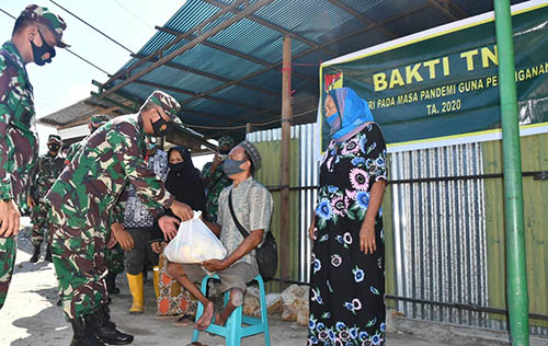 Dalam rangka memperingati Hari Juang TNI AD tahun 2020, Korem 133/Nani Wartabone menggelar kegitan karya bakti yang berlokasi di Taman Makam Pahlawan (TMP) Pentadio Talaga Biru Kabupaten Gorontalo Jumat, (11/12/2020).