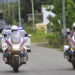 Iring-iringan patwal lengkap dengan kendaraan Barracuda milik Brimob Polda Gorontalo dikerahkan untuk mengawal kedatangan vaksin Sinovac yang tiba pada Kamis (7/11/2021). Foto: Adi Solihin.