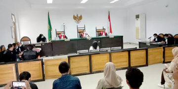 Sidang lanjutan perkara dugaan korupsi mega proyek jalan lingkar gorontalo atau GORR kembali digelar di Pengadilan Tipikor Gorontalo, dengan agenda sidang putusan sela atas eksepsi/keberatan yang diajukan penasehat hukum Asri Wahyuni Banteng (AWB), Senin (15/1/2020).