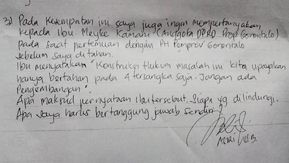 Potongan surat Asri Wahyuni Banteng yang mempertanyakan kepada Meyke Kamaru, Anggota DPRD Provinsi Gorontalo pada saat pertemuan dengan pihak Pemprov, sebelum dirinya ditahan.