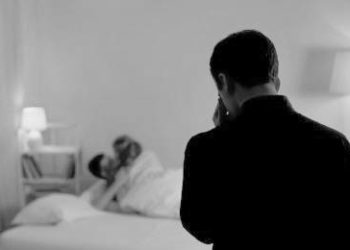 Ilustrasi kepergok selingkuh. [Shutterstock]