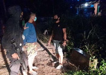 Diduga melakukan pencabulan terhadap AP (7 tahun), Rahman Talib, warga Desa Butu, Kecamatan Tilongkabila, Kabupaten Bone Bolango, ditangkap aparat Unit Reskrim Polsek Tilongkabila, Senin (1/2/2021).