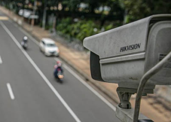 Manera pengawas yang dipasang untuk memantau kendaraan, saat penerapan tilang elektronik atau Elektronic Traffic Law Enforcement (ETLE). Sumber foto; Tribratanew POLRI.