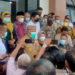 Gubernur Gorontalo, Rusli Habibie, memberikan keterangan usai menjadi saksi pada sidang kasus dugaan korupsi GORR, di Pengadilan Tipikor Gorontalo.