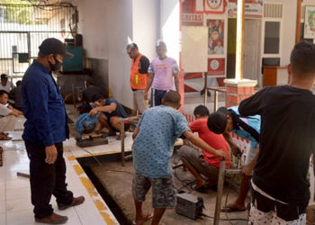 Mendorong warga binaan pemasyarakatan (WBP) menjadi produktif, Lapas Kelas II A Gorontalo menggelar pelatihan ketrampilan perbengkelan dan menjahit.