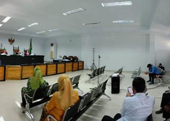 Saat ini proses persidangan kasus GORR tengah memasuki mendengarkan keterangan dari saksi ahli.
Dari sejumlah saksi ahli yang dihadirkan, ada yang langsung di Pengadilan Tipikor, dan ada juga yang melalui darig atau secara virtual.