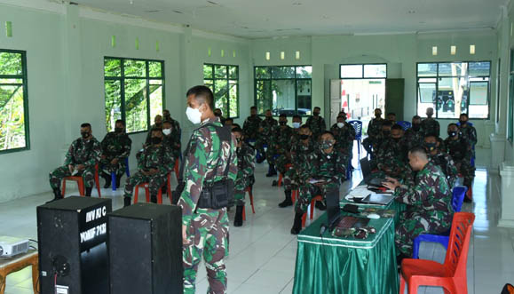 Jelang Uji Siap Tempur Tingkat Peleton Yonif 713 Gelar Briefing