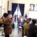 Tangkapan layar Menteri Sosial, Tri Rismaharini marah kepada salah seorang pegawai Dinas Sosial saat dirinya memimpin rapat yang digelar di salah satu restoran di Kota Gorontalo, Kamis (30/9/21).