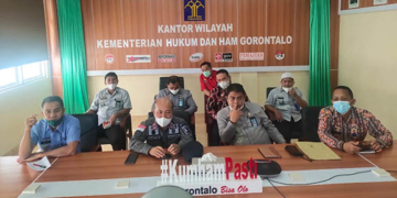 Menjelang Hari Natal dan Tahun Baru 2022 Divisi Pemasyarakatan (Divpas) Gorontalo menggelar kegiatan refleksi dan penguatan kewaspadaan lewat daring, Kamis (23/12/2021).