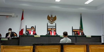 Majelis hakim Pengadilan Tindak Pidana Korupsi (Tipikor) pada Pengadilan Negeri (PN) Gorontalo akhirnya memutuskan Arfan Igirisa dan Albert Hany Kaloh, terdakwa tindak pidana korupsi dalam pemberian kredit investasi pada Bank Sulutgo Cabang Limboto tahun 2015-2016, Kamis, (23/12/3201).