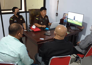 Tim Penyidik Tindak Pidana Khusus (Tipisus) Kejaksaan Negeri (Kajari) Gorontalo Utara, melakukan pemeriksaan terhadap SM, mantan Kepala Desa Talango, Kecamatan Anggrek, atas dugaan penyelewengan Dana Desa Tahun Anggaran 2019 - 2020, Kamis (27/1/2022) pukul 09.30 WITA.