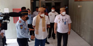 Wakil Menteri Hukum dan HAM (Wamenkumham) Edward O.S Hiariej bersama rombongan Kemenkumham mengadakan kunjungan ke Lembaga Pemasyarakatan (Lapas) Kelas II A Gorontalo, Sabtu (14/5/2022). Foto L Lukman Polimengo/mimoza.tv.