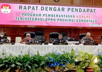 Rapat dengar pendapat (RDP) antara DPRD Provinsi Gorontalo dengan Komisi Pemberantasan Korupsi (KPK) yang digelar di Ruang Paripurna DPRD Provinsi Gorontalo pada Kamis (19/5/2022). Foto : LukmanPolimengo.