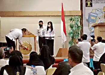 Kepala Kantor Wilayah Kementerian Hukum dan HAM Gorontalo , Heni Susila Wardoyo  saat mebuka kegiatan promosi dan diseminasi kekayaan intelektual, yang digelar di salah satu hotel di Kota Gorontalo, Rabu (18/5/2022).