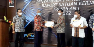 Kantor Wilayah Kementerian Hukum dan HAM Gorontalo saat menerima penghargaan Treasury Award dari Kementerian Keuangan Direktorat Jenderal Perbendaharaan (DJPB) Provinsi Gorontalo, Jumat (10/6/2022).
