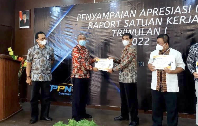 Kantor Wilayah Kementerian Hukum dan HAM Gorontalo saat menerima penghargaan Treasury Award dari Kementerian Keuangan Direktorat Jenderal Perbendaharaan (DJPB) Provinsi Gorontalo, Jumat (10/6/2022).