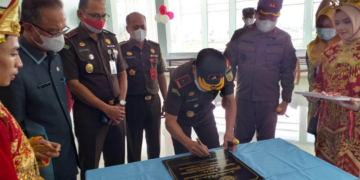 Kepala Kejaksaan Tinggi Gorontalo, Haruna SH, MH. meresmikan Balai Rehabilitasi Adhyaksa Kabupaten Bone Bolango yang berlokasi di RSUD Toto Kabila, Kamis (11/8/2022).