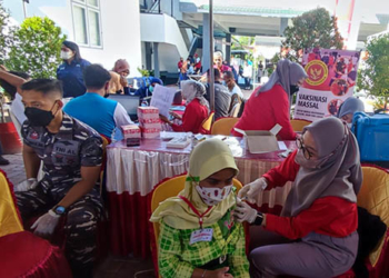Kegiata vaksinasi dan imunisasi massal dalam rangka peringatan Hari Dharma Karya Dhika ke-77 Tahun 2022, yang digelar oleh Kantor Wilayah (Kanwil) Kemenkumham Provinsi Gorontalo, Kamis (11/8/2022).