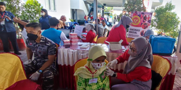 Kegiata vaksinasi dan imunisasi massal dalam rangka peringatan Hari Dharma Karya Dhika ke-77 Tahun 2022, yang digelar oleh Kantor Wilayah (Kanwil) Kemenkumham Provinsi Gorontalo, Kamis (11/8/2022).