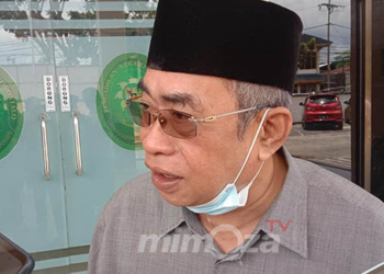 Adhan Dambea. Foto : Lukman Polimengo/mimoza.tv