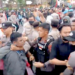 Unjuk rasa menolak kenaikan harga BBM yangdigelar dii kompleks Bundaran Saronde, Kota Gorontalo diwarnai dengan kericuhan, Selasa (6/9/2022). Foto : Lukman Polimengo/mimoza.tv.