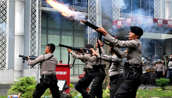 Senjata pelontar gas air mata. Foto : Istimewa.