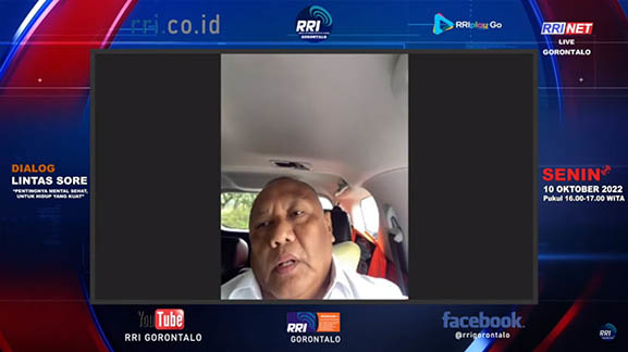 Tangkapan layar video mantan Gubernur Gorontalo, Rusli Habibi saat menjadi nara sumber dalan dialog di kanal Youtube RRI Gorontalo.
