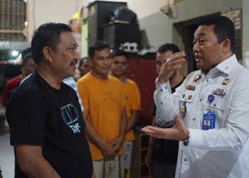 Kakanwil Kemenkumham Gorontalo, Heni Susila Wardoyo saat berdialog dengan warga binaan pemasyarakatan di Lapas Kelas II A Gorontalo.Foto: Humas Lapas