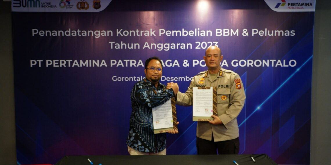 Pertamina Patra Niaga Regional Sulawesi melakukan penandatanganan MoU dengan Kepolisian Daerah Se-Sulawesi. Penandatanganan tersebut bertujuan untuk memberikan kemudahan, dan kepastian suplai terhadap kebutuhan BBM operasional kepolisian. Foto : Istimewa.