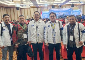 DPC Peradi Gorontalo, Rongki Ali Gobel.,SH.,CNCP.,CTCP (baju batik), saat menghadiri Rakernas Peradi di batam, Provinsi Kepulauan Riau.