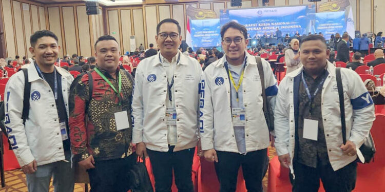 DPC Peradi Gorontalo, Rongki Ali Gobel.,SH.,CNCP.,CTCP (baju batik), saat menghadiri Rakernas Peradi di batam, Provinsi Kepulauan Riau.