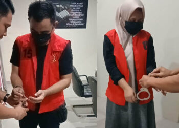 Kepala Seksi Tindak Pidana Umum Kejaksaan Negeri Kota Gorontalo, Sumarni Larape, SH, MH menerima pelimpahan tersangka atas nama FA alias Endi dan WA alias Winda, Rabu (14/12/2022.)