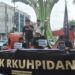 Unjuk rasa Aliansi Jurnalis Independen (AJI) Manado, menolak pasal-pasal bermasalah di RKUHP. Foto : AJI Manado.