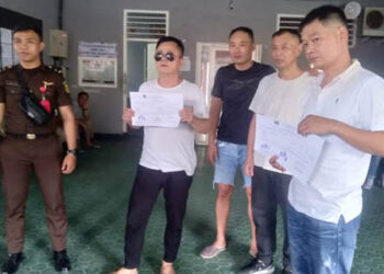 Majelis hakim di Pengadilan Negeri (PN) Gorontalo akhirnya menjatuhkan vonis bebas terhadap warga negara asing (WNA) asal Cina masing-masing; Huang Dinseng dan Chen Jinping, dalam perkara No. Pidsus 177/Pid.Sus/2022/PN Gto, serta Gan Hansong dan Gan Caifeng dengan perkara No. 178/Pid.Sus/2022/PN Gto, dalam kasus batu hitam, Senin (19/12/2022).