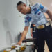 Lembaga Pemasyarakatan (Lapas) Kelas IIB Pohuwato Upt Kanwil Kemenkumham Gorontalo melakukan test urine kepada petugas Lapas, Kamis (26/01/2023) malam. Foto : Humas Lapas Pohuwato untuk mimoza.tv.
