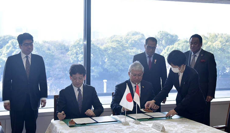 Wakil Ketua DPR RI Bidang Korinbang, Rachmat Gobel, bersama rombongan dari Indonesia, saat  mengadakan pertemuan dengan para pengusaha Jepang yang terhimpun di organisasi Keidanren, di Tokyo, Jepang, Selasa (28/2/2023).Foto : Istimewa.