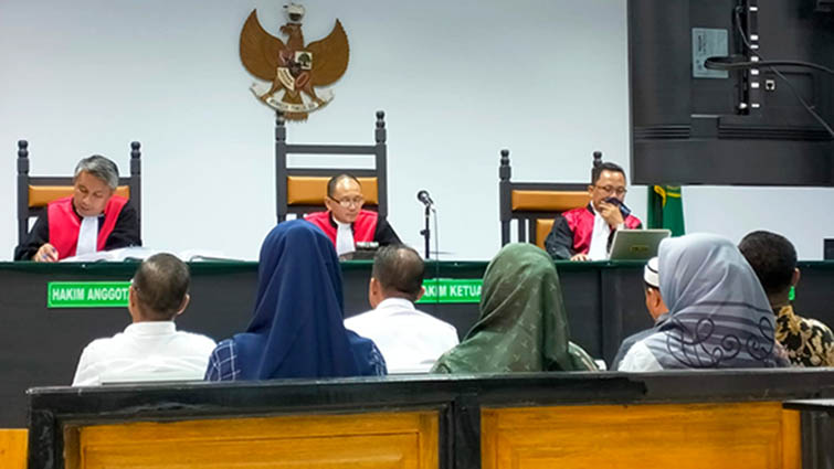 Suasana sidang kasus dugaan korupsi pada program kredit Briguna yang digelar di Pengadilan Tindak Pidana Korupsi (Tipikor) dan Hubungan Industrial Gorontalo, Rabu (1/3/2023). Foto : Lukman Polimengo/mimoza.tv.