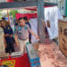 Kepala Kantor Wilayah kemenkumham Gorontalo, Heni Susila Wardoyo (kanan gambar) saat mengunjungi stand pameran Lapas Pohuwato.