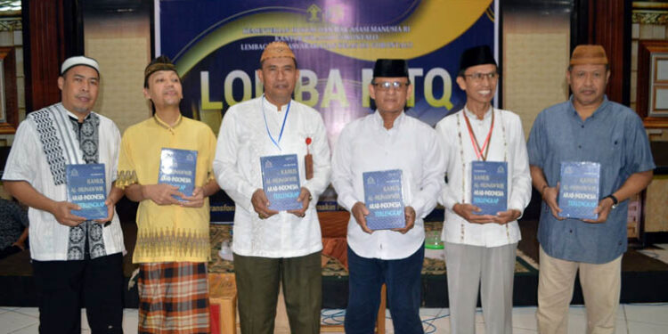 Moment kedatangan rombongan dari Baznas Provinsi Gorontalo sekaligus memberikan bantuan berupa buku kamus Tamyiz berjumlah 30 buku yang diperuntukan bagi santri warga binaan Lapas Gorontalo yang sedang mendalami kegiatan Pembinaan Program Kelas Tamyiz.