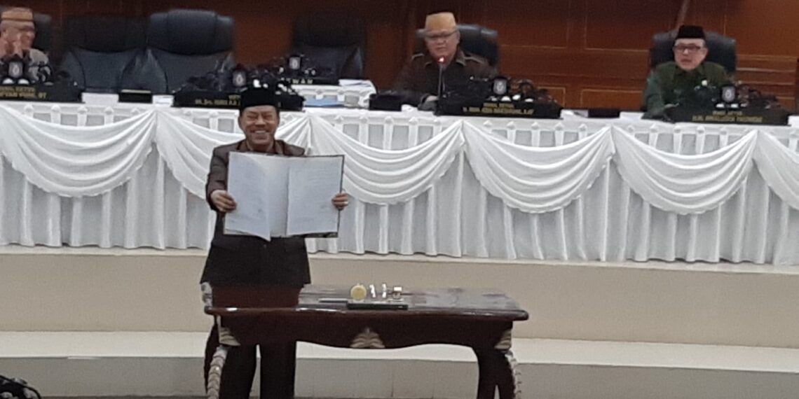 Suasana Sidang Paripurna DPRD Provinsi Gorontalo dalam rangka penetapan usul calon Penjabat (Pj)  Gubernur Gorontalo hari ini, Selasa (4/4/2023) digelar di Ruang Paripurna.