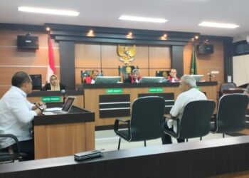 Sidang gugatan terhadap PT. Gorontalo Minerals yang berlangsung di Pengadilan Negeri Kelas IA Gorontalo. Foto : Lukman Polimengo/mimoza.tv.