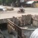 Kondisi saat ini, pengerjaan Pengerjaan proyek Kanal Tanggidaa yang berada di Jalan HOS Cokroaminoto, Kota Gorontalo, Kamis (9/11/2023). Foto : Lukman Polimengo/mimoza.tv.