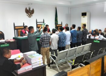 Sidang kasus dugaan korupsi program sambungan rumah berpenghasilan rendah (SR_MBR) periode 2018-2021, yang digelar di Pengadilan Negeri (PN) Tindak Pidana Korupsi (Tipikor) dan Hubungan Industrial Gorontalo, Selasa (19/12/2023).
