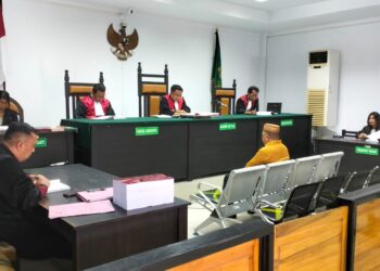 Sidang perkara dugaan korupsi di Perusahaan Daerah (Perumda) Tirta Bulango, eks PDAM Bone Bolango yang digelar di Pengadilan Negeri (PN) Tindak Pidana Korupsi (Tipikor) dan Hubungan Industrial Gorontalo, Kamis (7/12/2023). Foto : Lukman/mimoza.tv.