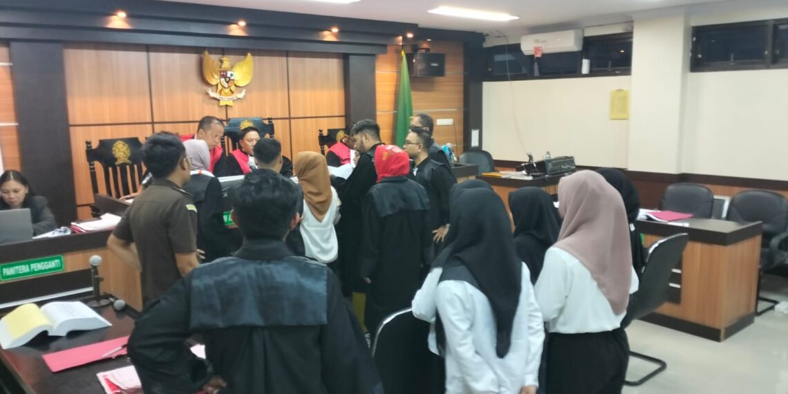 - Sidang lanjutan kasus dugaan penggelapan di toko kosmetik MS Glow Gorontalo kembali digelar di Pengadilan Negeri Gorontalo pada Rabu (10/1/2024).  Foto : Lukman/mimoza.tv.