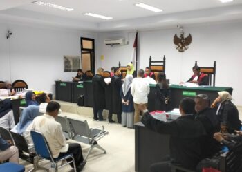 Sidang dugaan korupsi program sambungan air minum untuk masyarakat berpenghasila rendah (SR-MBR) Perumda Tirta Bulango, yang digelar di Pengadilan Tipikor dan Hubungan Industrial Gorontalo, Kamis (18/1/2024). Foto : Lukman/mimoza.tv.