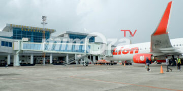 Pesawat Lion Air saat di Bandara Djalaluddin Gorontalo. Foto : Lukman/mimoza.tv.