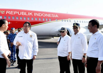 Presiden Jokowi tiba di Bandara Djalaluddin, Gorontalo, Minggu (21/04/2024). (Foto: BPMI Setpres)